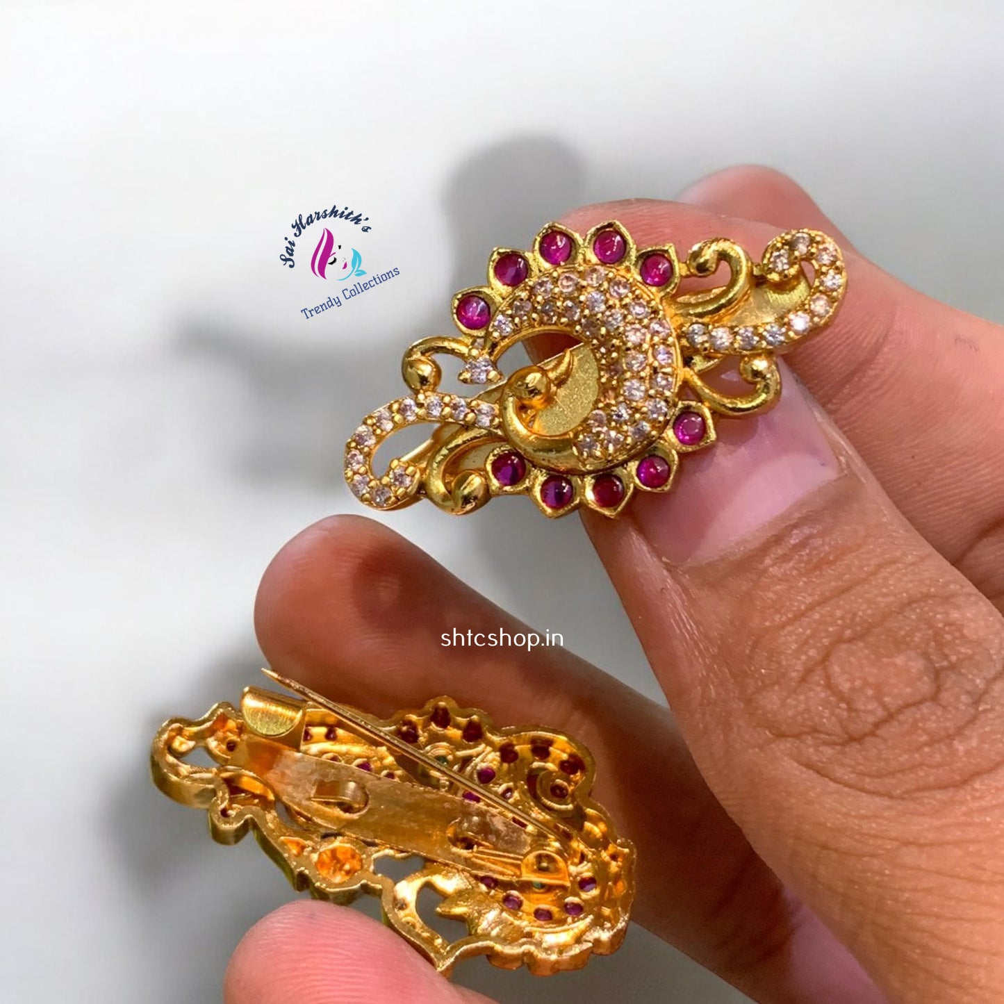 Saree Pins with Kempu Stones - SHTC1036 - Sai Harshith's Trendy Collections