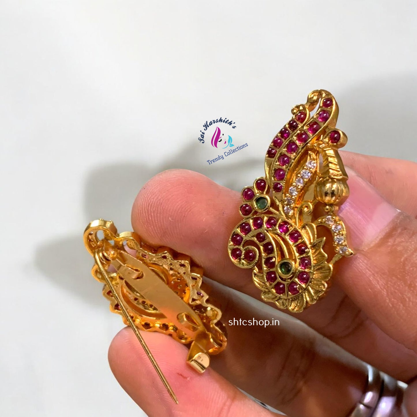 Saree Pins with Kempu Stones - SHTC1037 - Sai Harshith's Trendy Collections