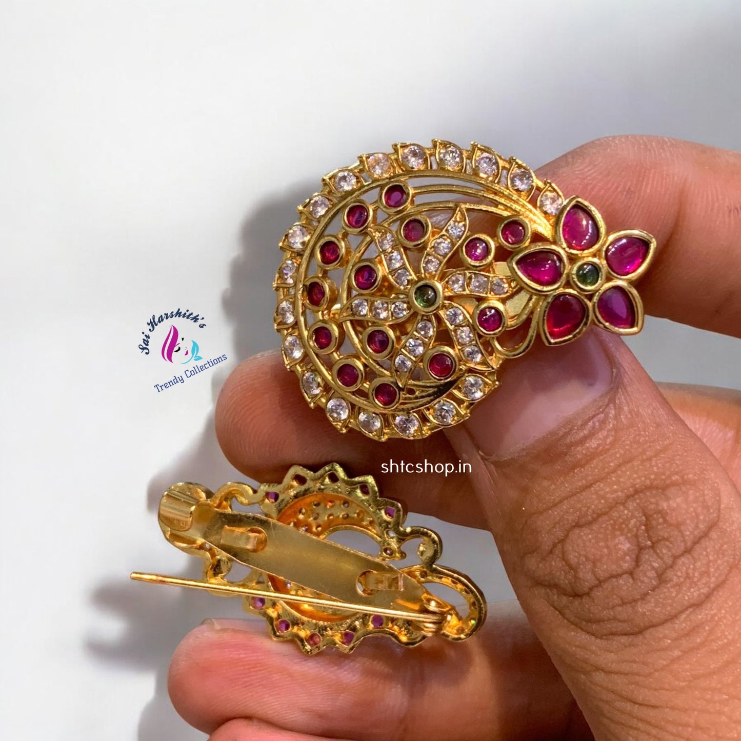Saree Pins with Kempu Stones - SHTC1038 - Sai Harshith's Trendy Collections