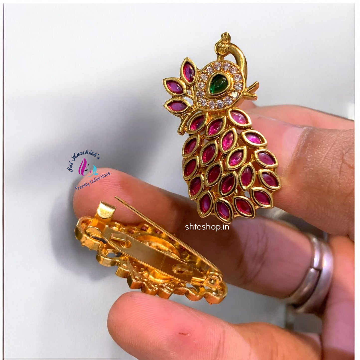 Saree Pins with Kempu Stones - SHTC1040 - Sai Harshith's Trendy Collections