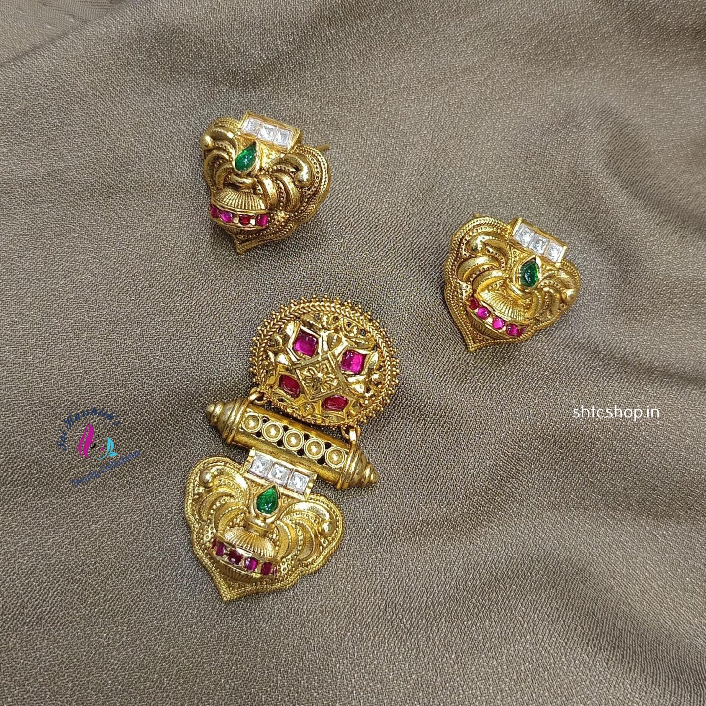 Jadav Stone Kempu Pendant with earrings - SHTC1163 - Sai Harshith's Trendy Collections