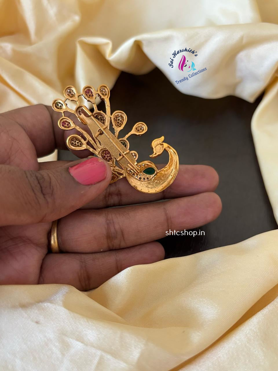 Peacock Design AD Stone Saree Pin / Brouch - SHTC1230 - Sai Harshith's Trendy Collections