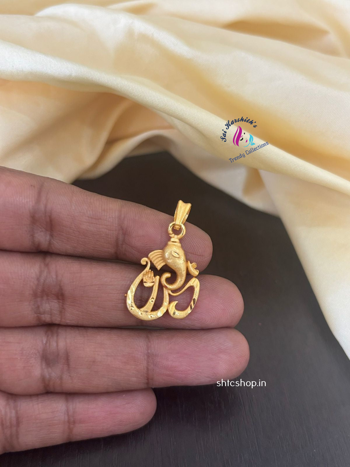 1 Gm Gold Polished Ganesha Pendant - SHTC1318