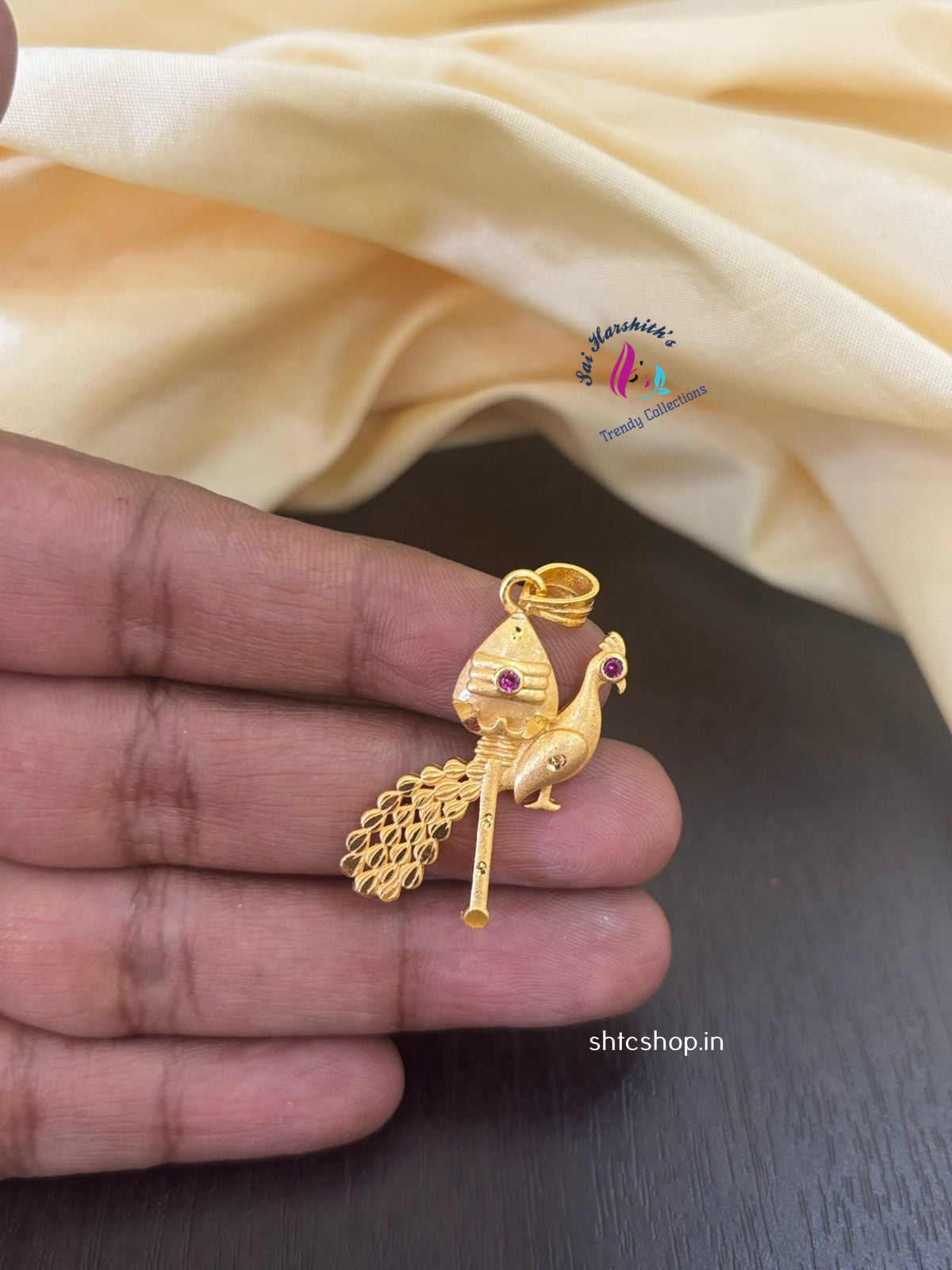 1gm gold polished vel with Peacock Pendant - SHTC1328