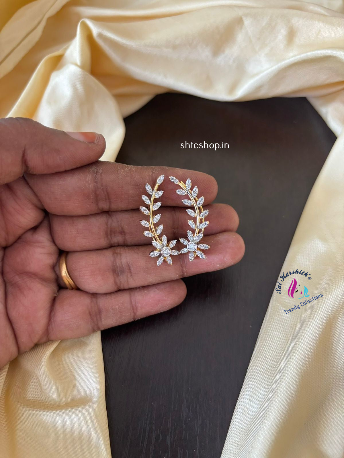 Celebrity Style Fusion Of Traditional and Modern AD Stone Ear Cuff - SHTC1354