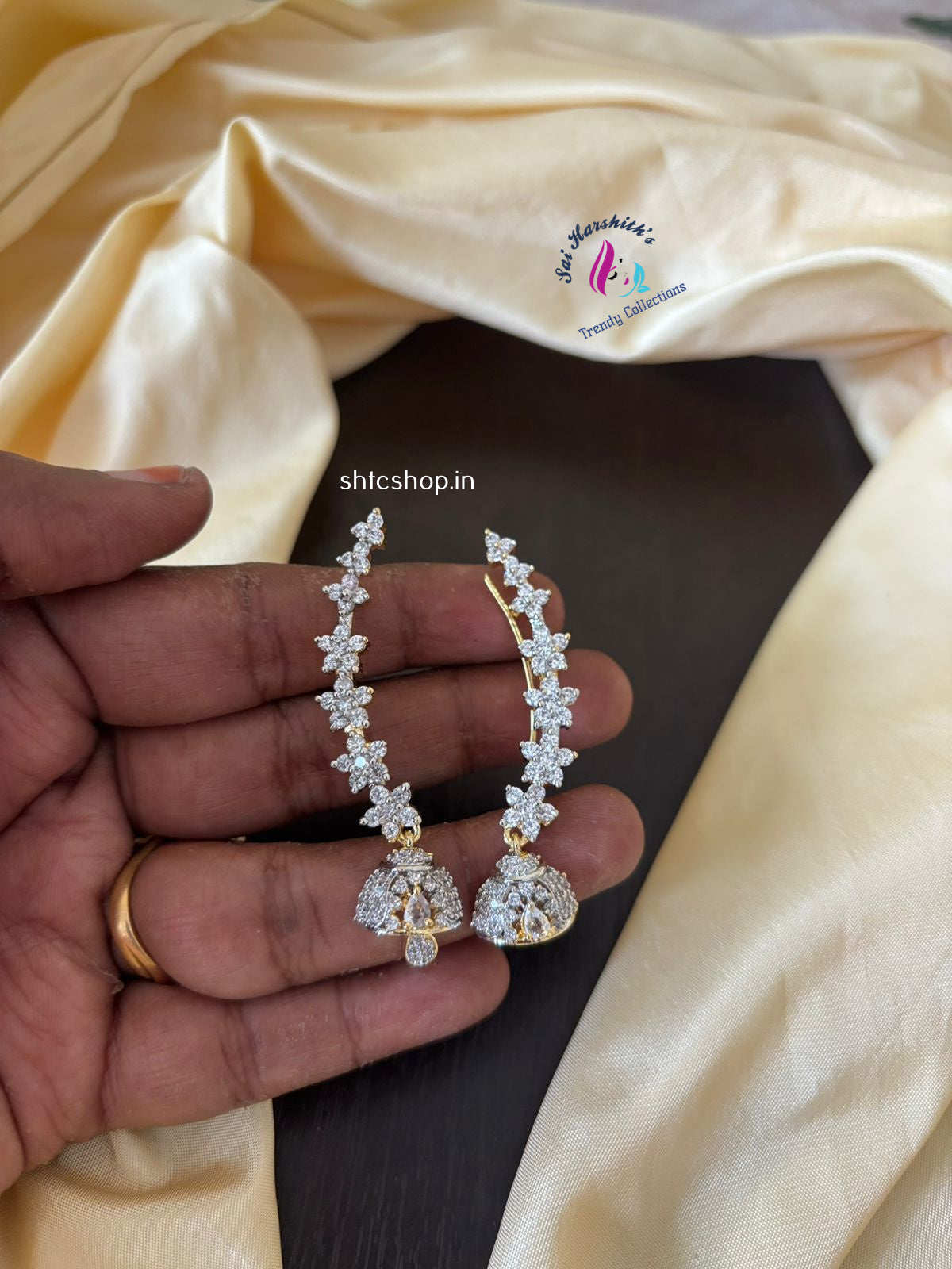 Seven Star Celebrity Style Fusion Of Traditional and Modern AD Stone Ear Cuff with Cute Jumka - SHTC1355