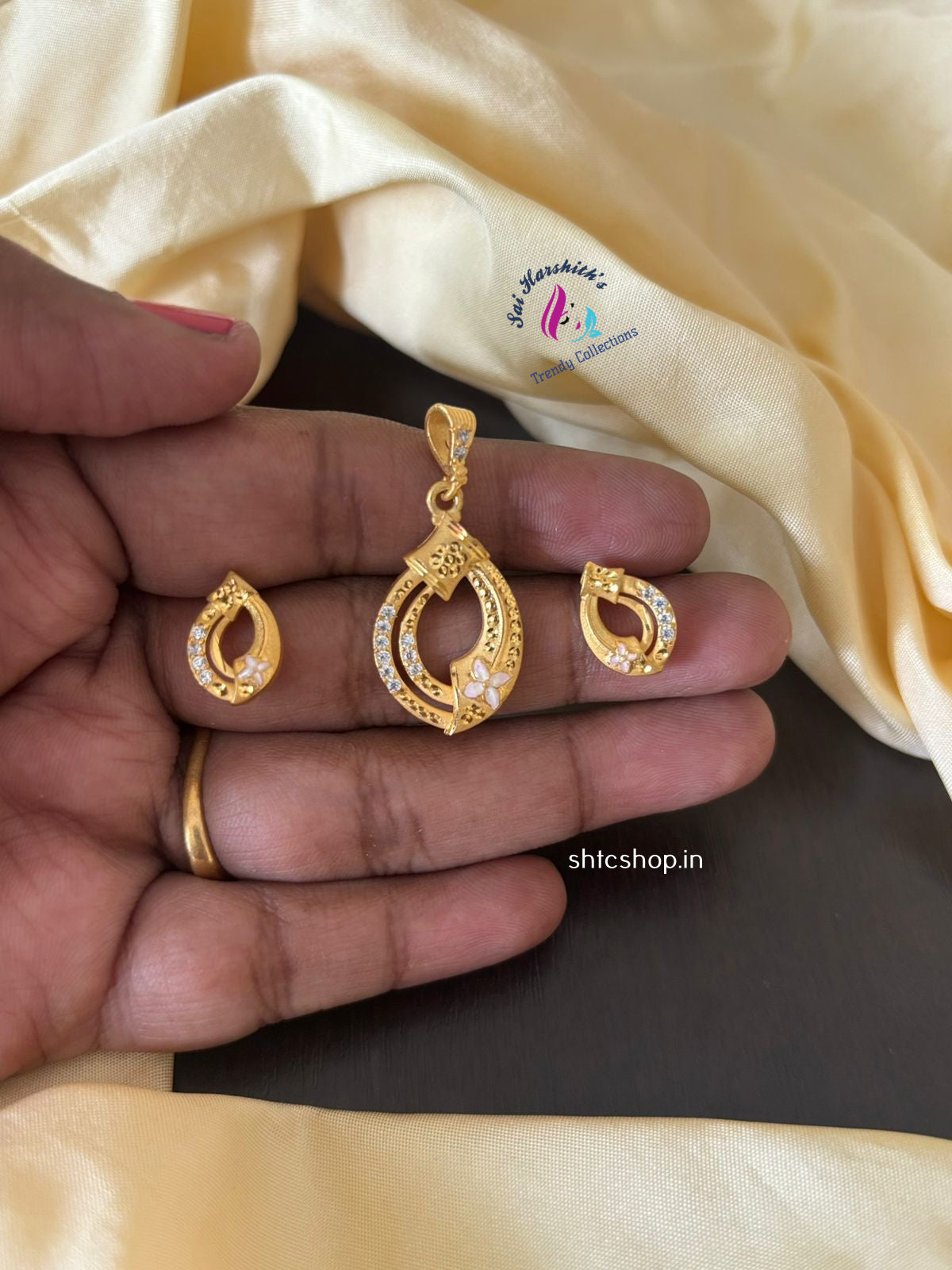 1gm Gold Polished Pendant with Earrings - SHTC1370