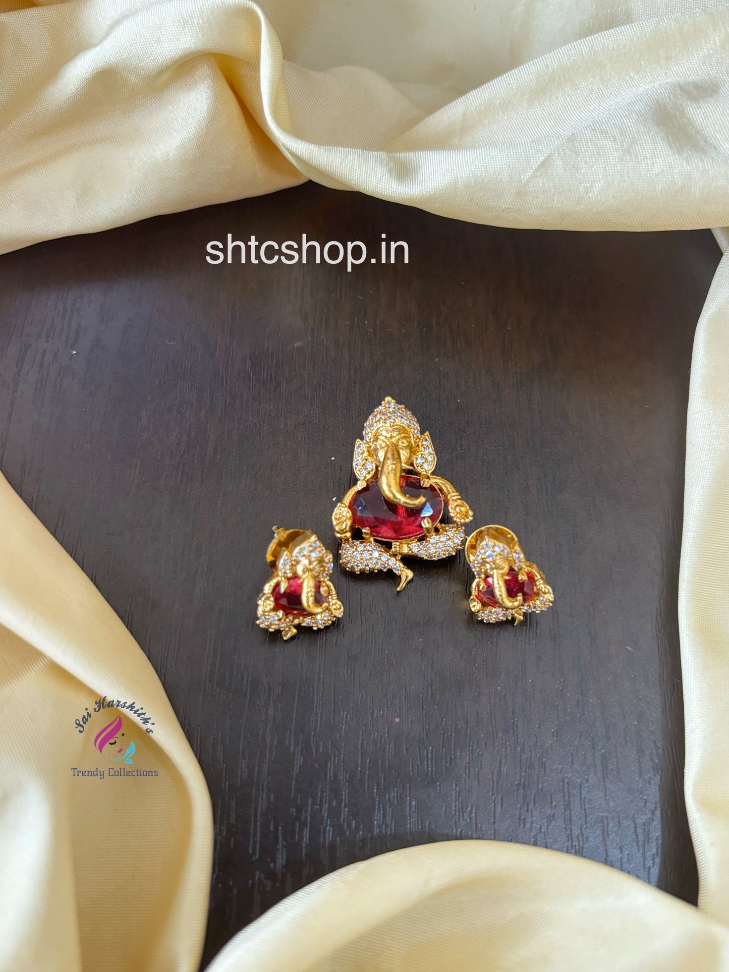 Cute Mate Finish Ganesha Pendant with Earrings - SHTC1485
