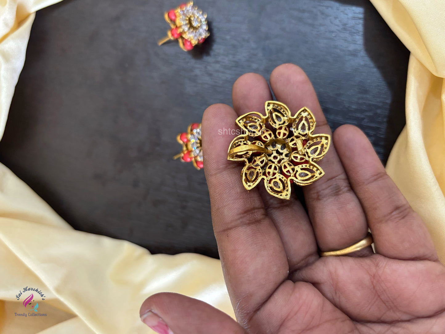 Matte Finish Pendant with Coral and Ad Stones with Earrings - SHTC1504