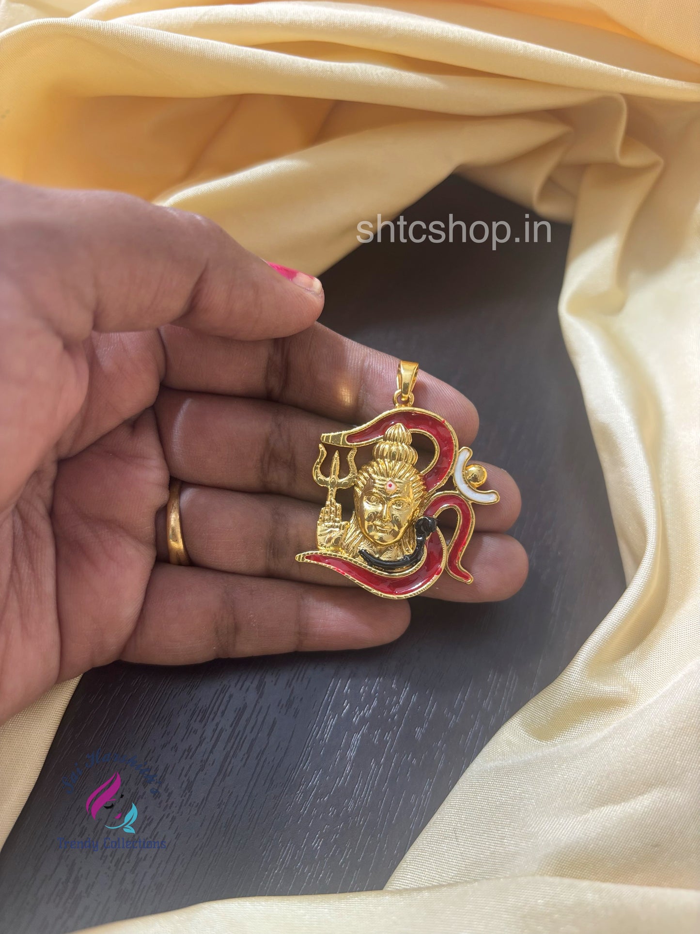 Matte Finish Lord Shiva pendant with Om - SHTC1562