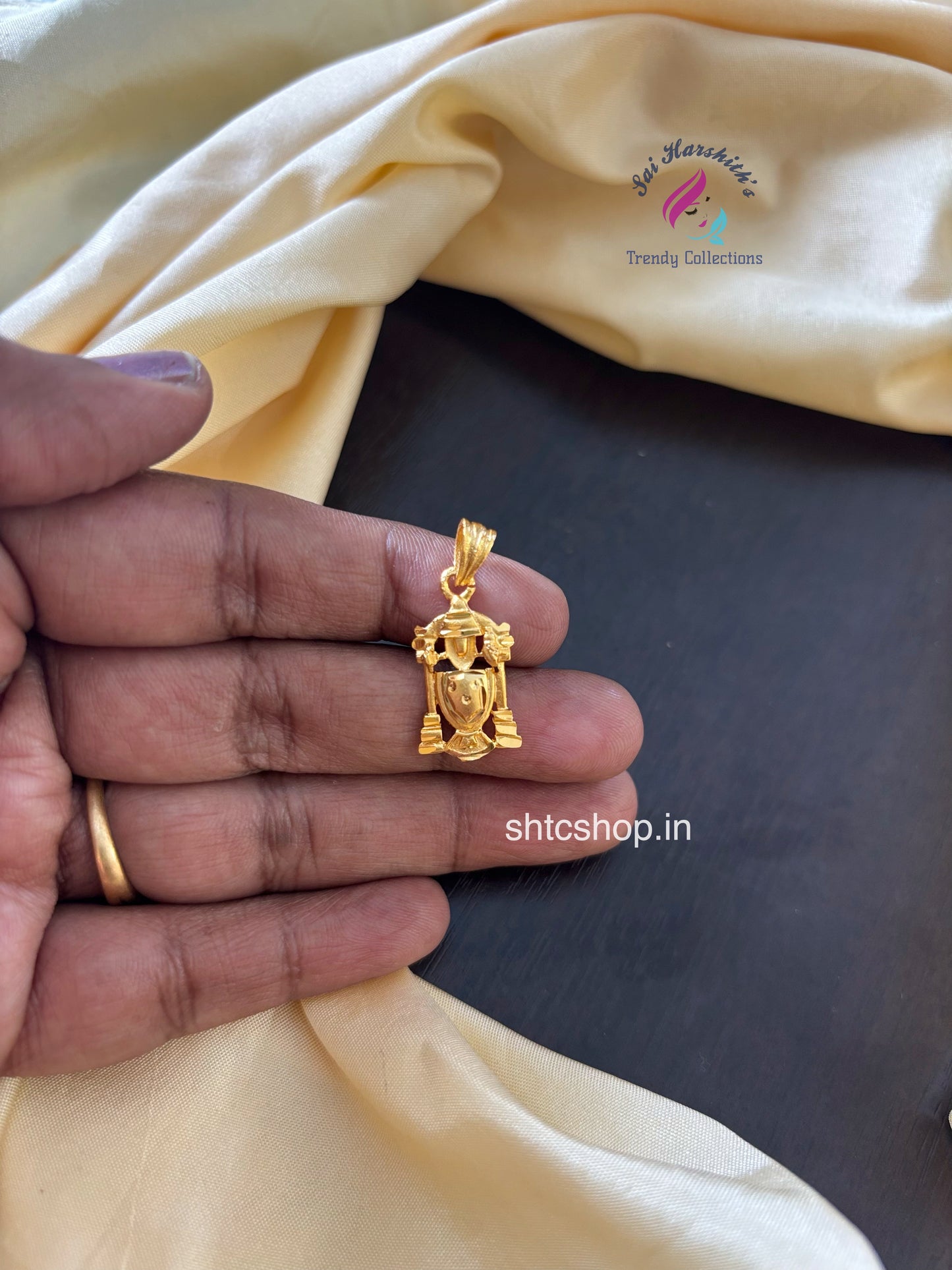 1 gm gold polished Srinivasa / Venkatachalapathi Pendants - SHTC1587