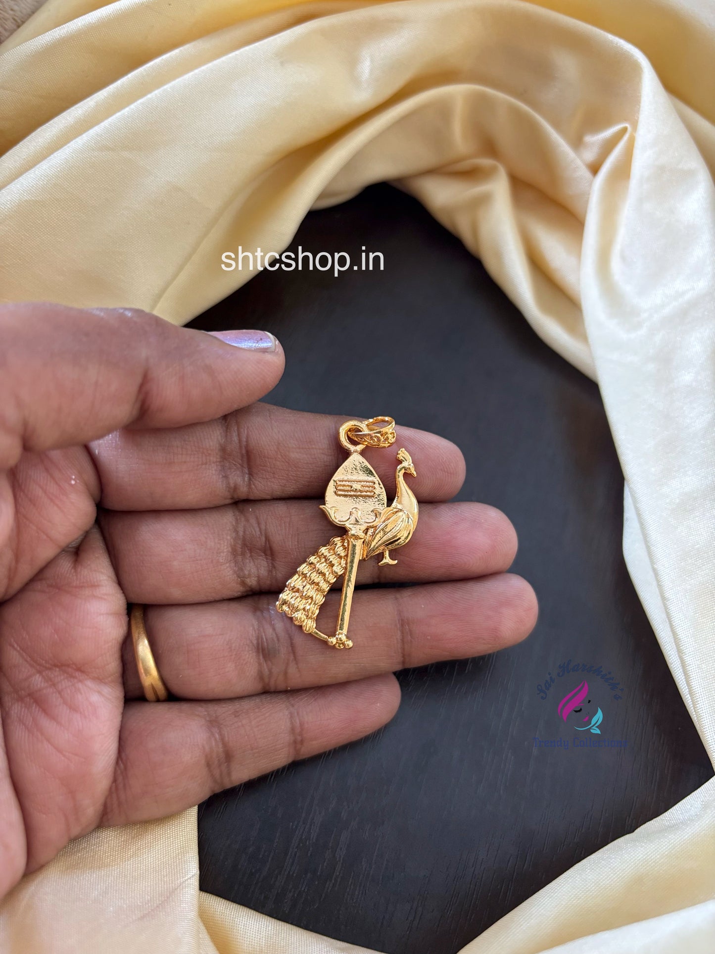 Impon / FIve Metal Peacock with Vel Pendants - SHTC1617