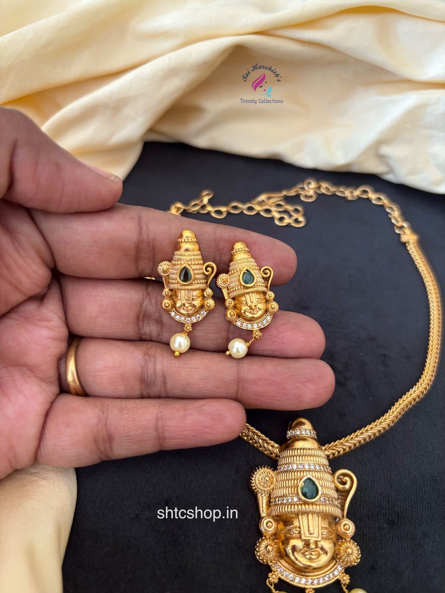 Matte Finish Necklace with Venkatesha (Green) - SHTC1688