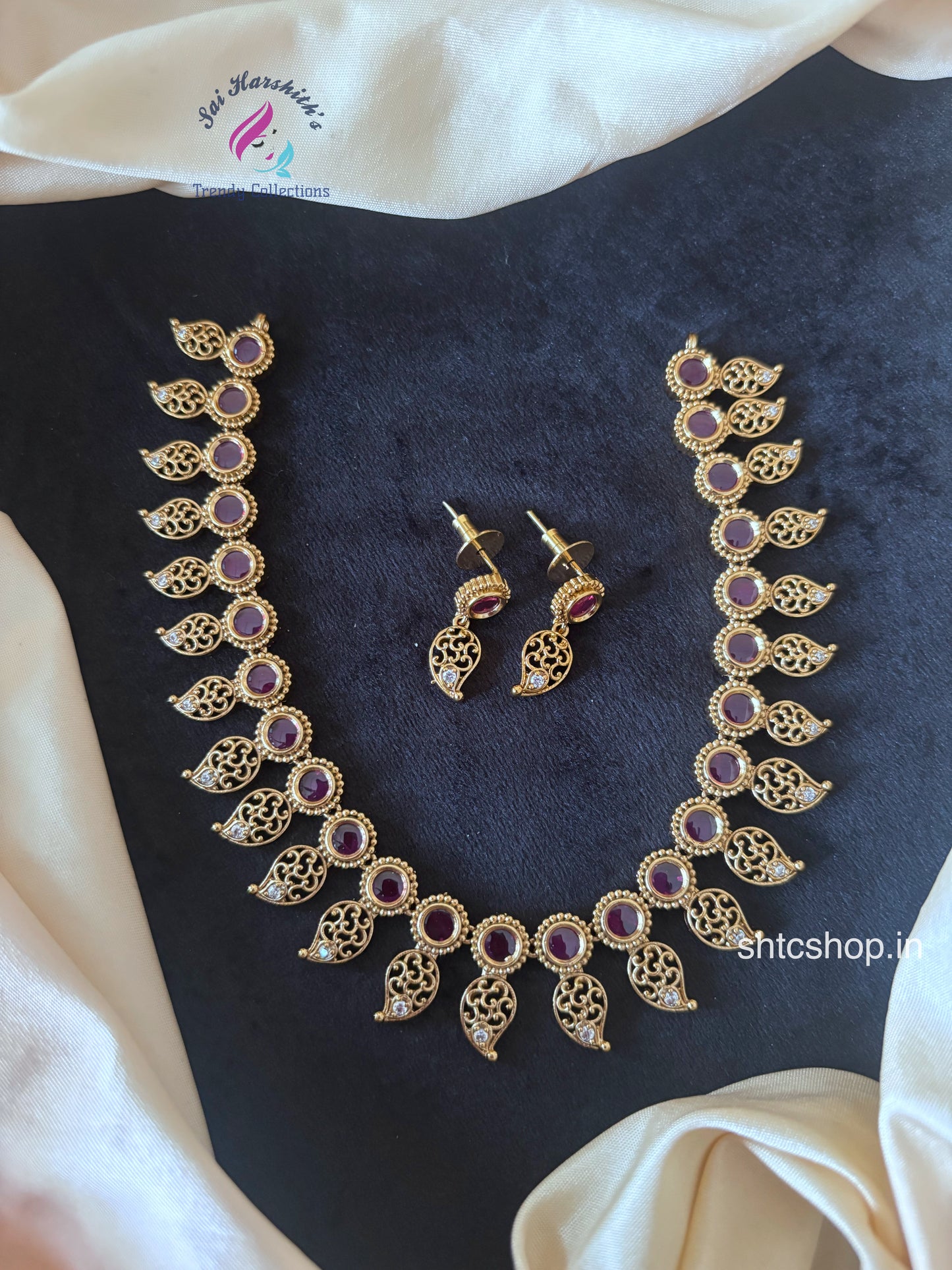 Matte Finish Necklace with Kempu Stones and Mango Design - SHTC1721
