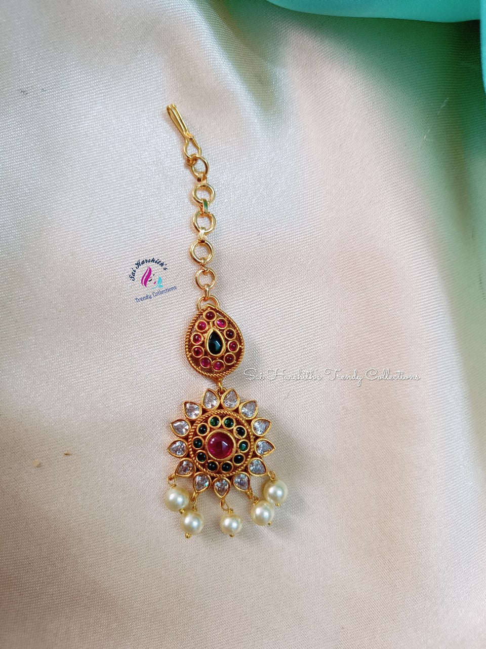 Royal Radiance: Brass Matte Finish Kundan Maang Tikka - SHTC175 - Sai Harshith's Trendy Collections