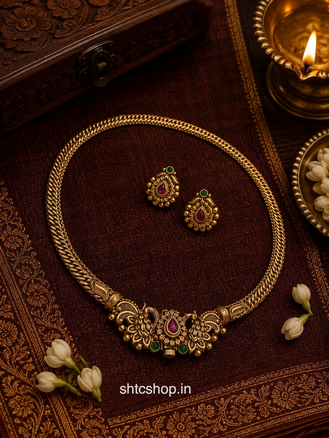 Vintage Look Antique Necklace Set with Kempu Stones - SHTC1882