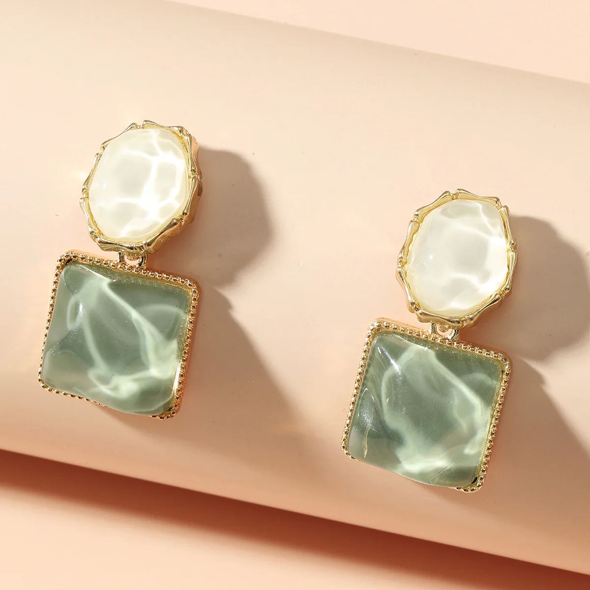 Asymmetrical diamond-shaped Korean earrings - Green - KE320