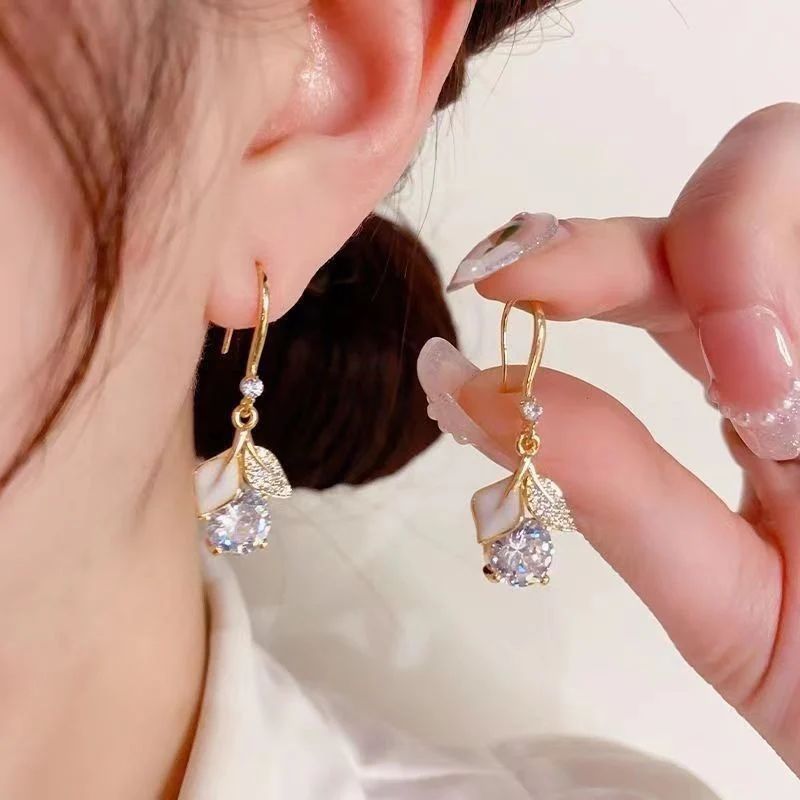 Korean diamond-studded ginkgo leaves earrings - KE328