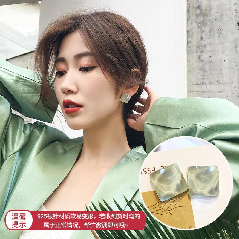 Acrylic small cube summer earrings - Green - KE391