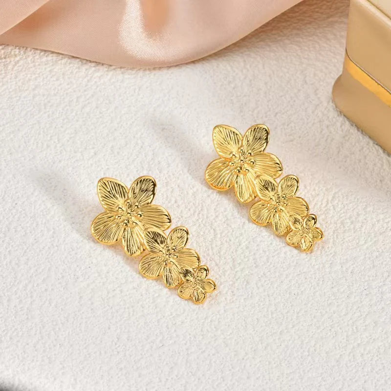 Anti tarnish three flower Korean earrings - KE561
