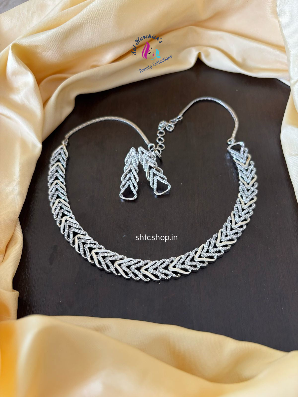 Cute Silver Finish AD Necklace set - SHTC964