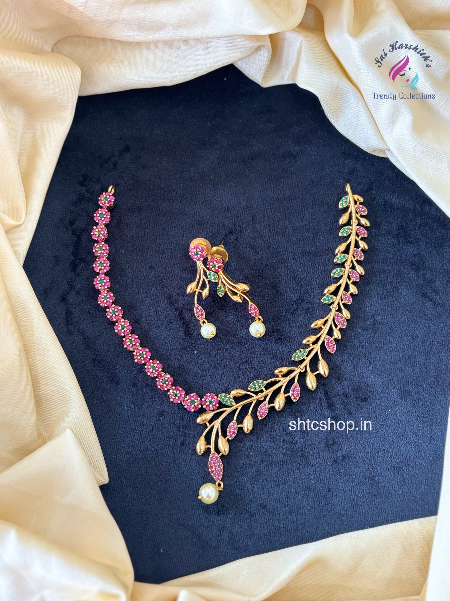 Matte Finish Petal & Leaf Matte Necklace - SHTC154