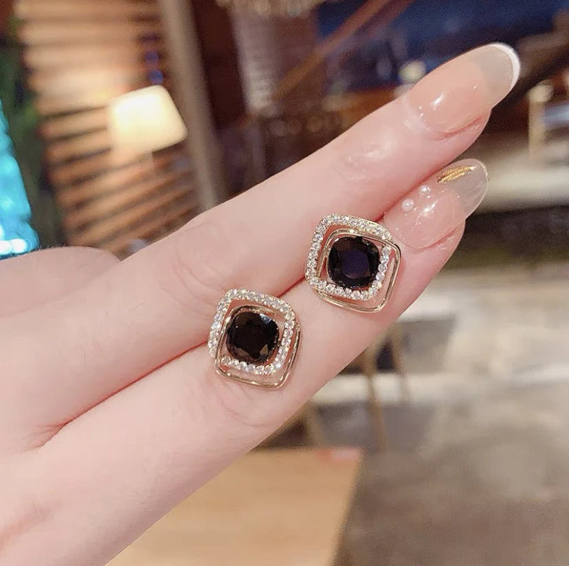 Blue Lush Celebrity Earrings - Black - KE547