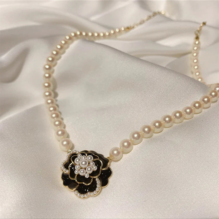 Camellia Korean Style pearl Necklace - Black - KE544