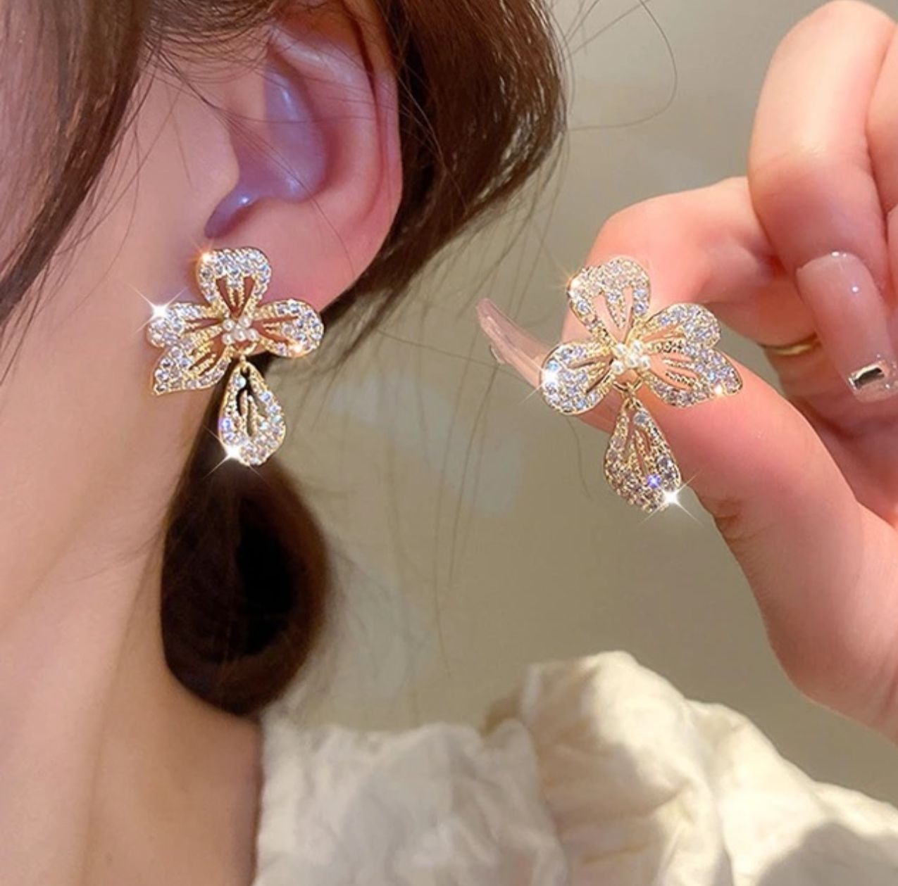 Zircon Studded Flower earrings - KE114