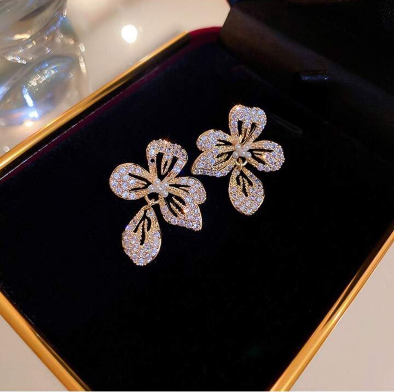 Zircon Studded Flower earrings - KE114