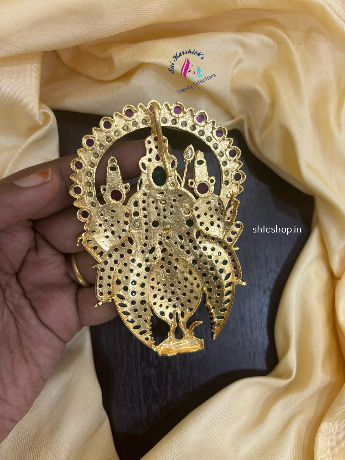 Kempu Murugar Pendant with Valli and Deivanai - SHTC1192