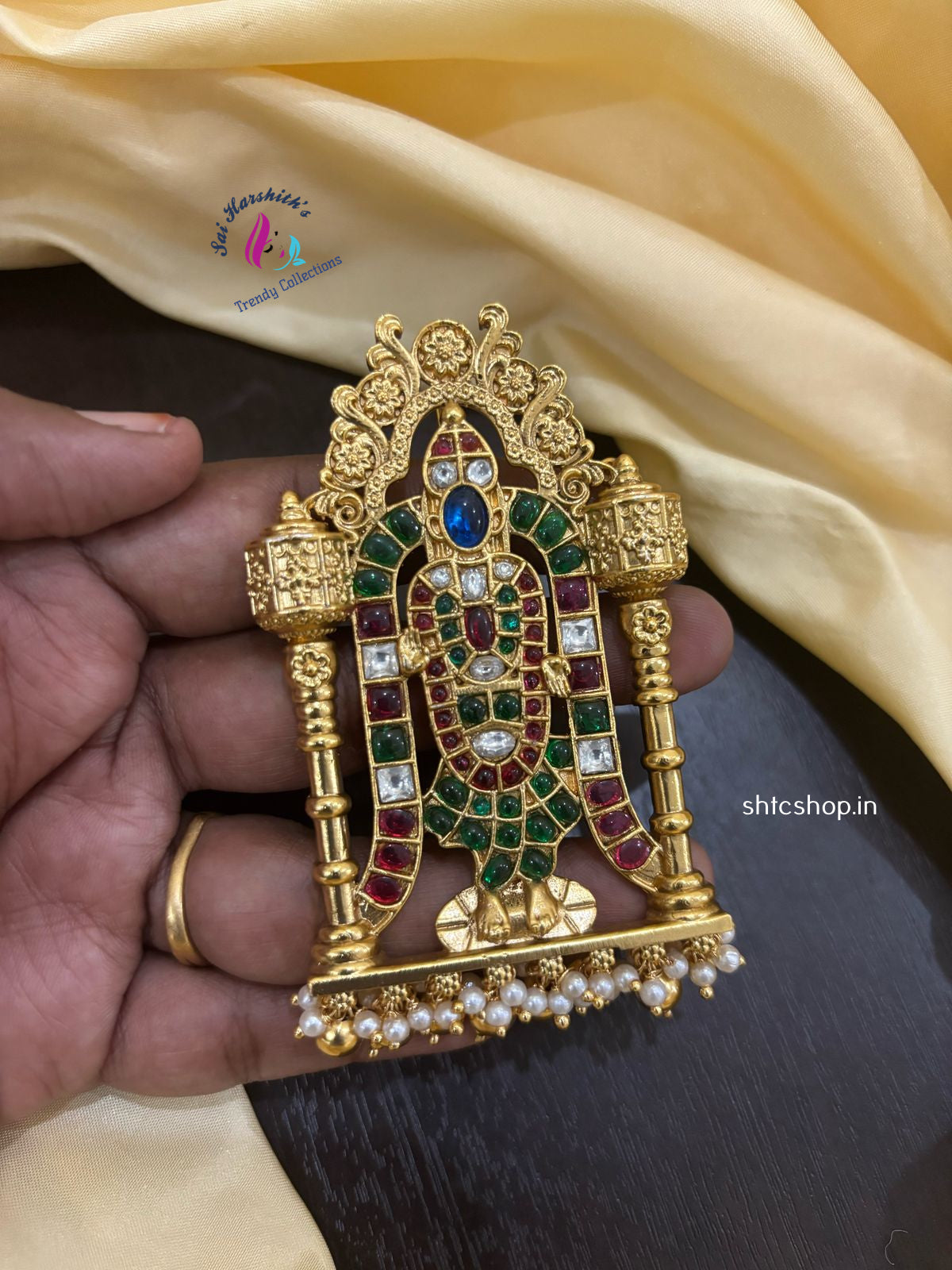 Kempu Stone Balaji / Venkatachalapathi / Perumal Pendant - SHTC1196