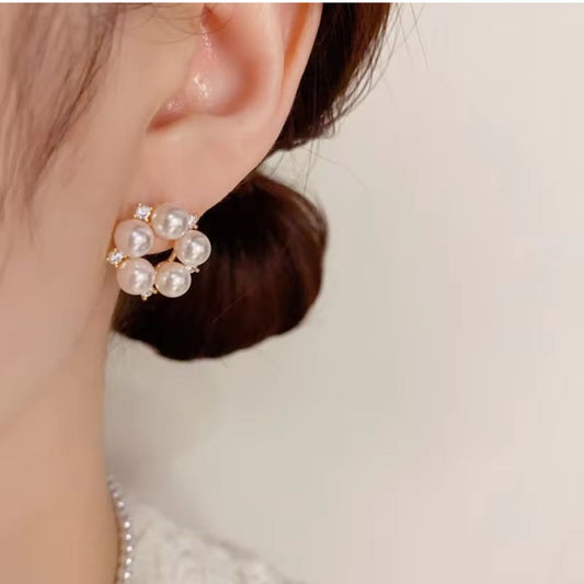 Minimal pearl Round stud Earrings - KE122