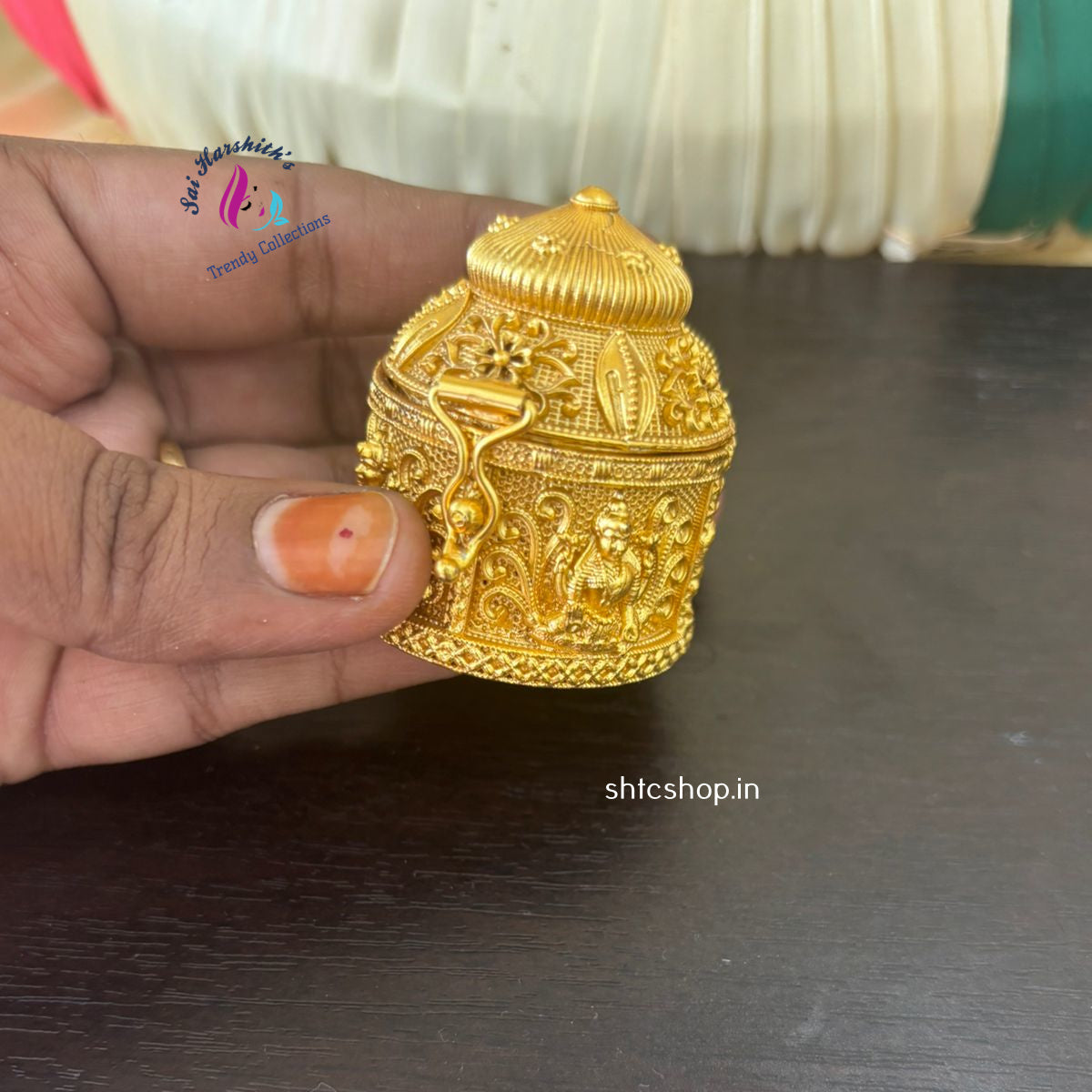 Matte Finish KumKum Box with elegant Touch - SHTC1259