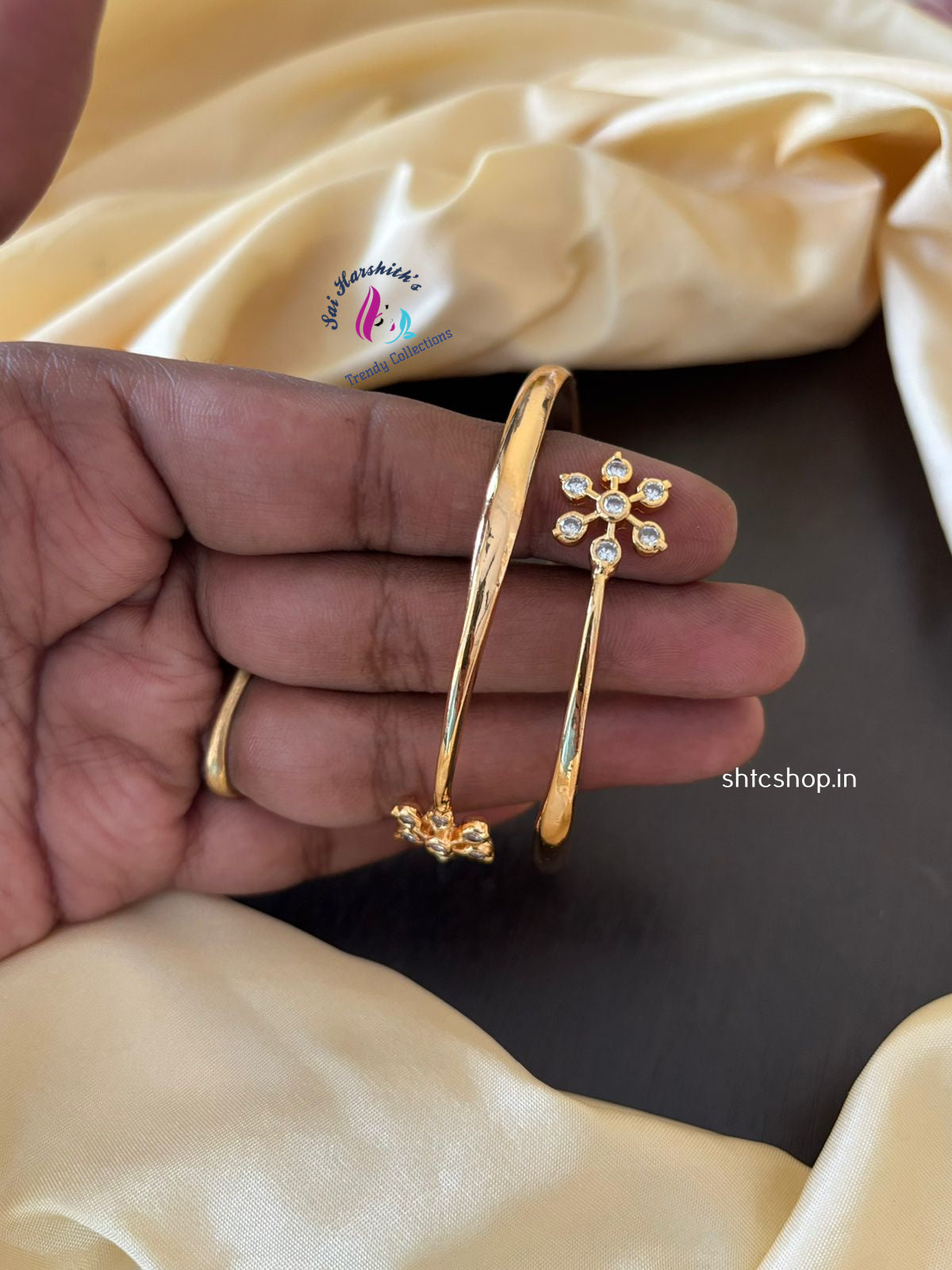 Impon / Five Metal Openable Bracelets with AD Stones - SHTC1268