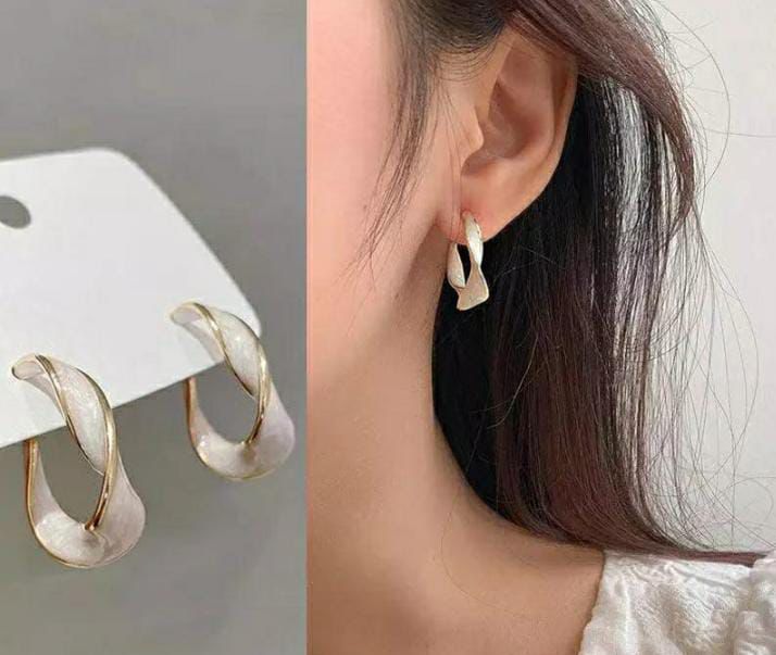 White twist Hoops - KE146