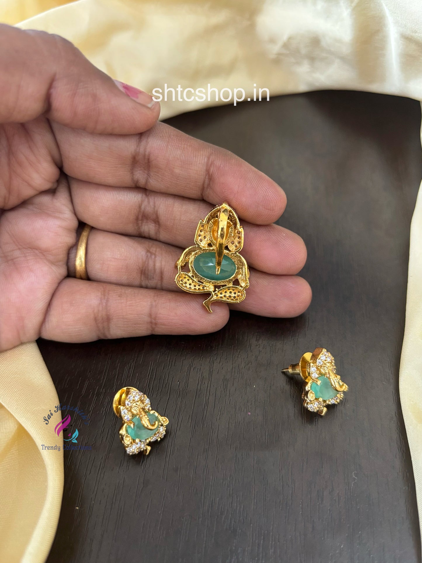Cute Mate Finish Ganesha Pendant with Earrings - SHTC1485