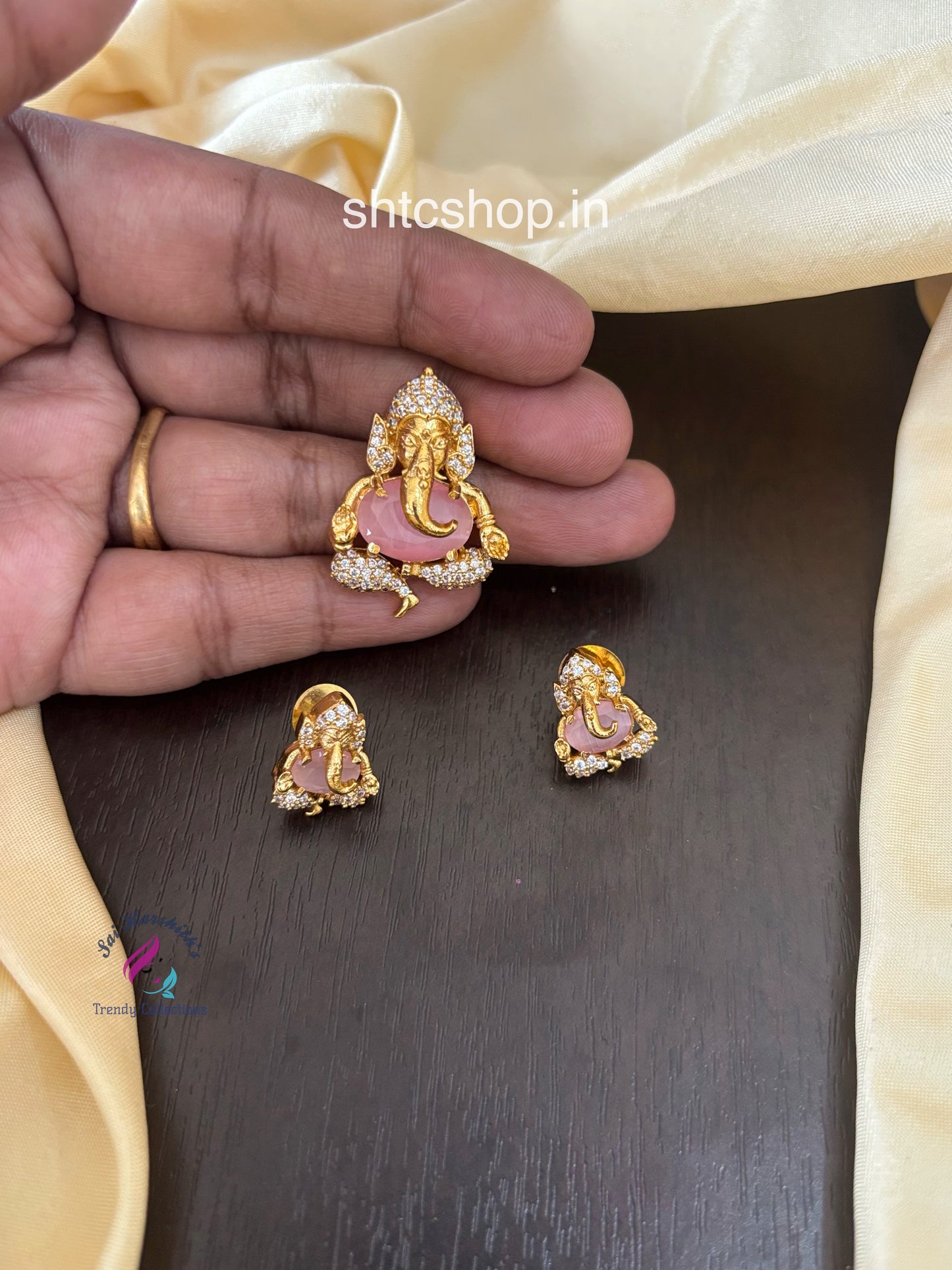 Cute Mate Finish Ganesha Pendant with Earrings - SHTC1485
