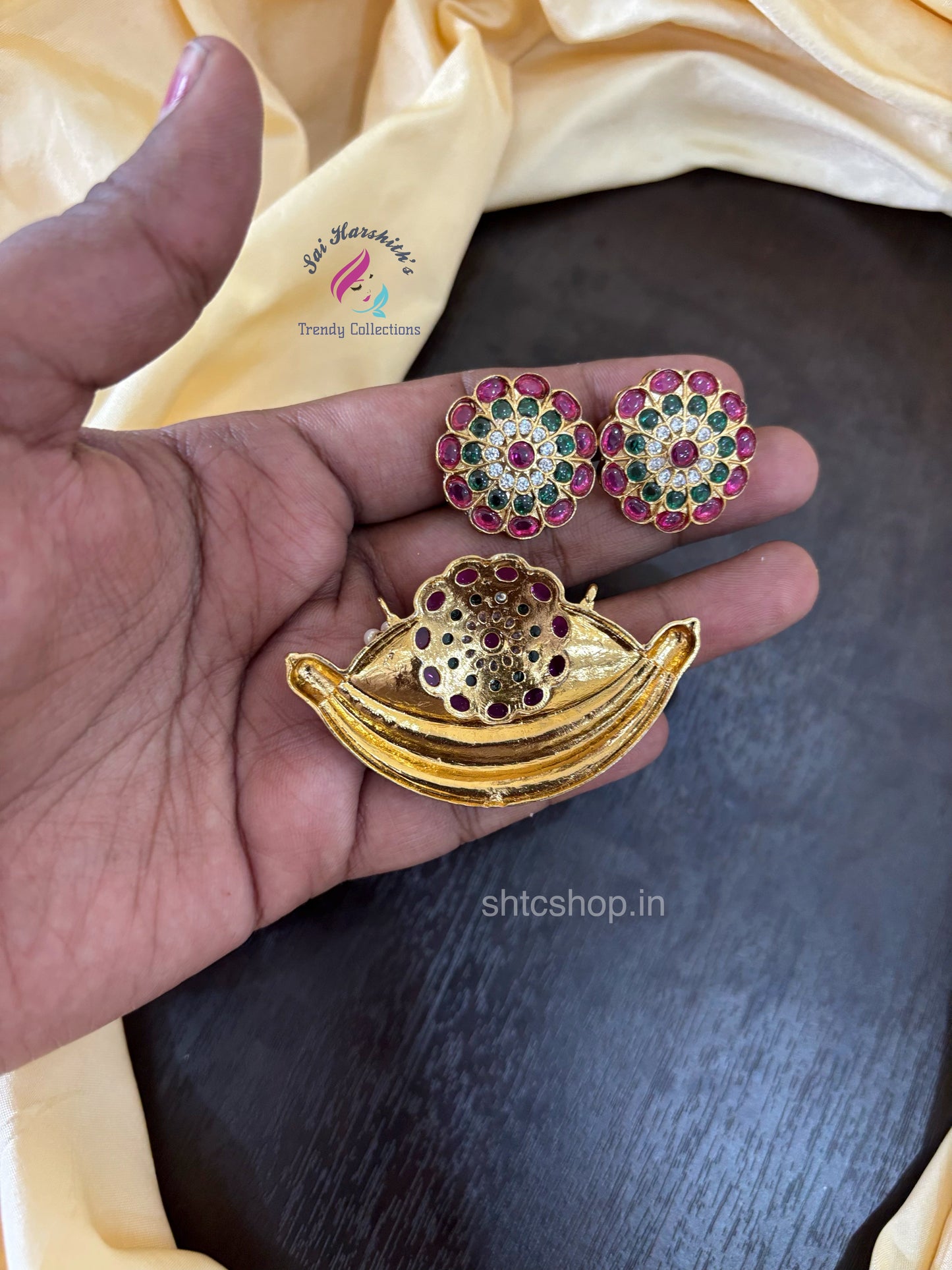 No Image Kempu Stone Pendant with Earrings - SHTC1509