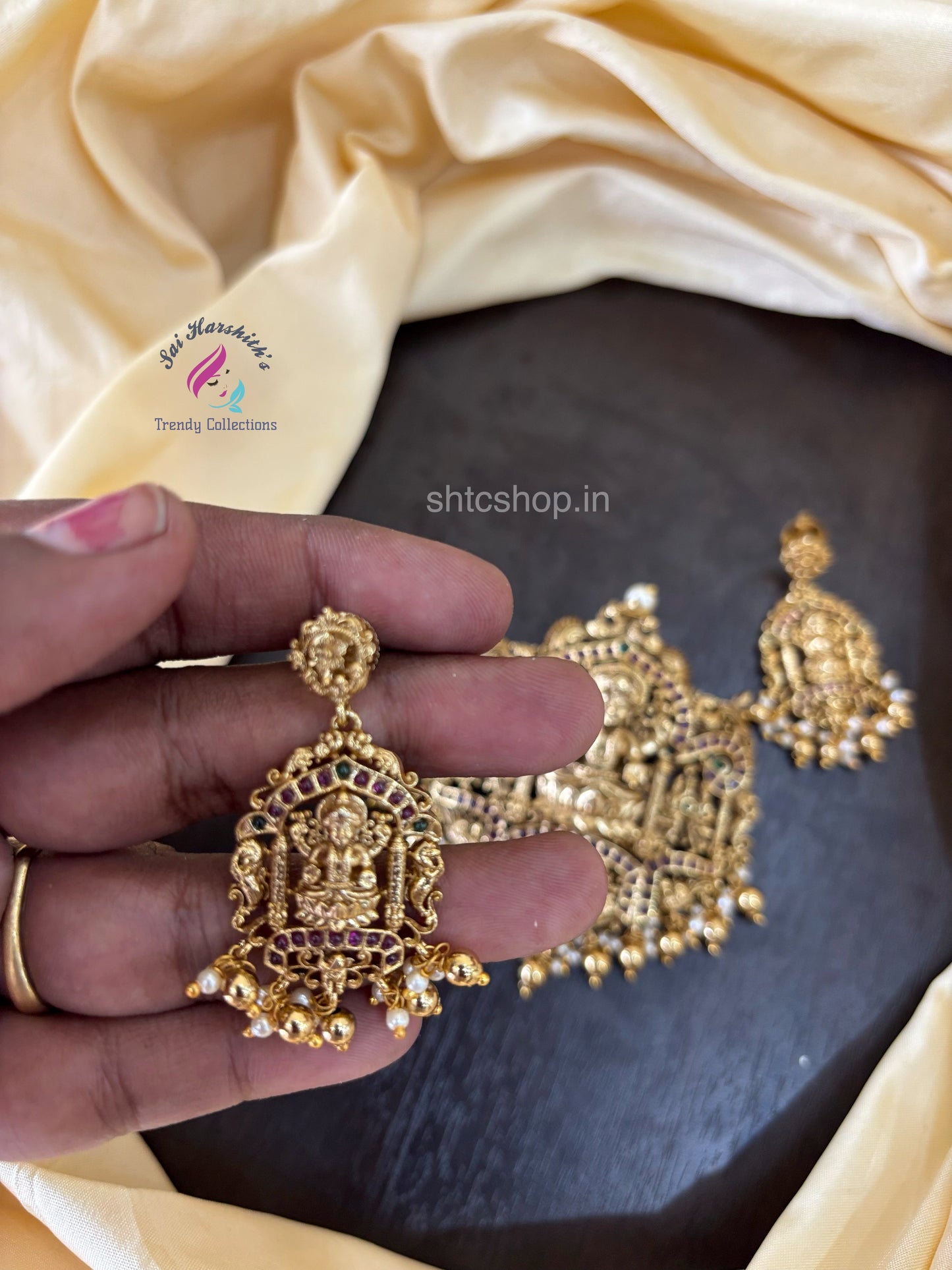 Temple Finish kempu Stone Lakshmi Pendant with Earrings - SHTC1510