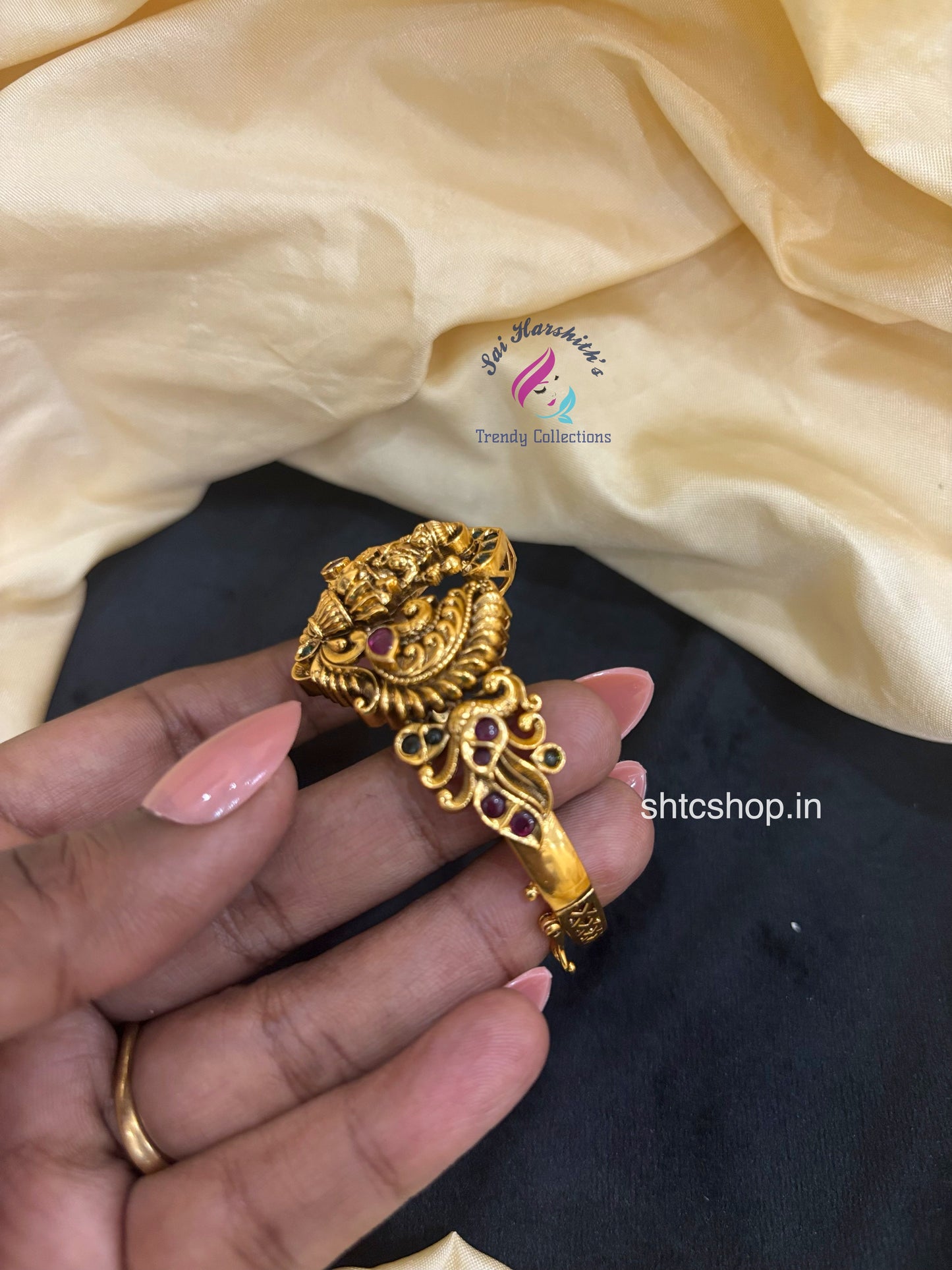 Temple Finish Openable Kada Bracelet (Fits from 2.4 to 2.8 sizes) - SHTC1624