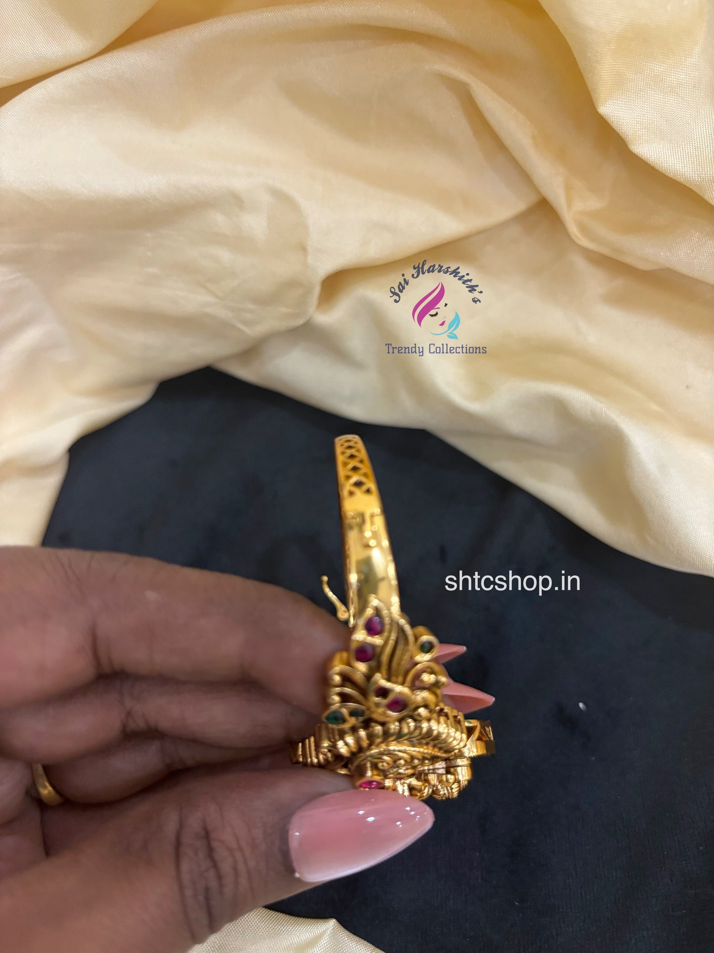 Temple Finish Openable Kada Bracelet (Fits from 2.4 to 2.8 sizes) - SHTC1624