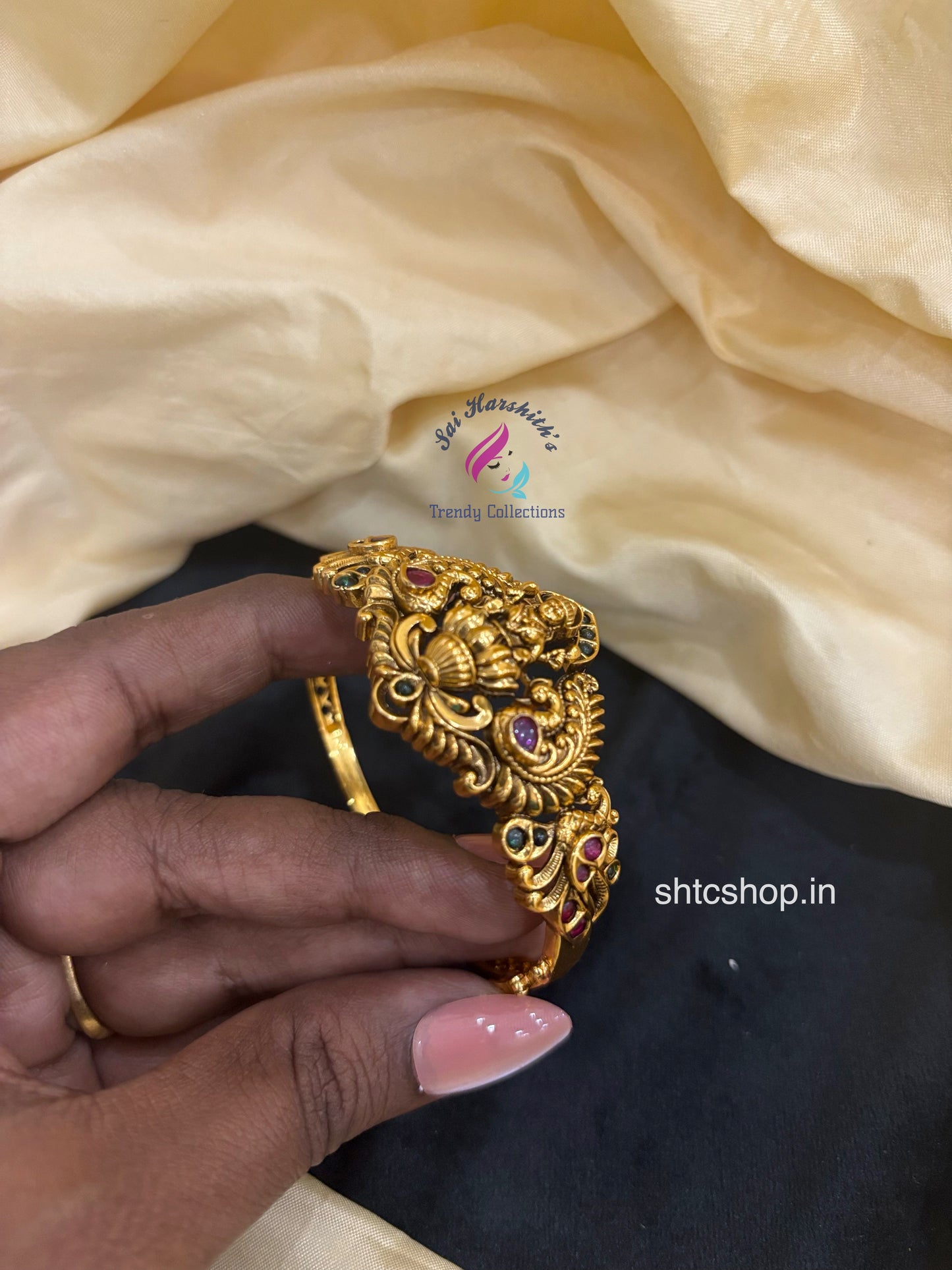 Temple Finish Openable Kada Bracelet (Fits from 2.4 to 2.8 sizes) - SHTC1624