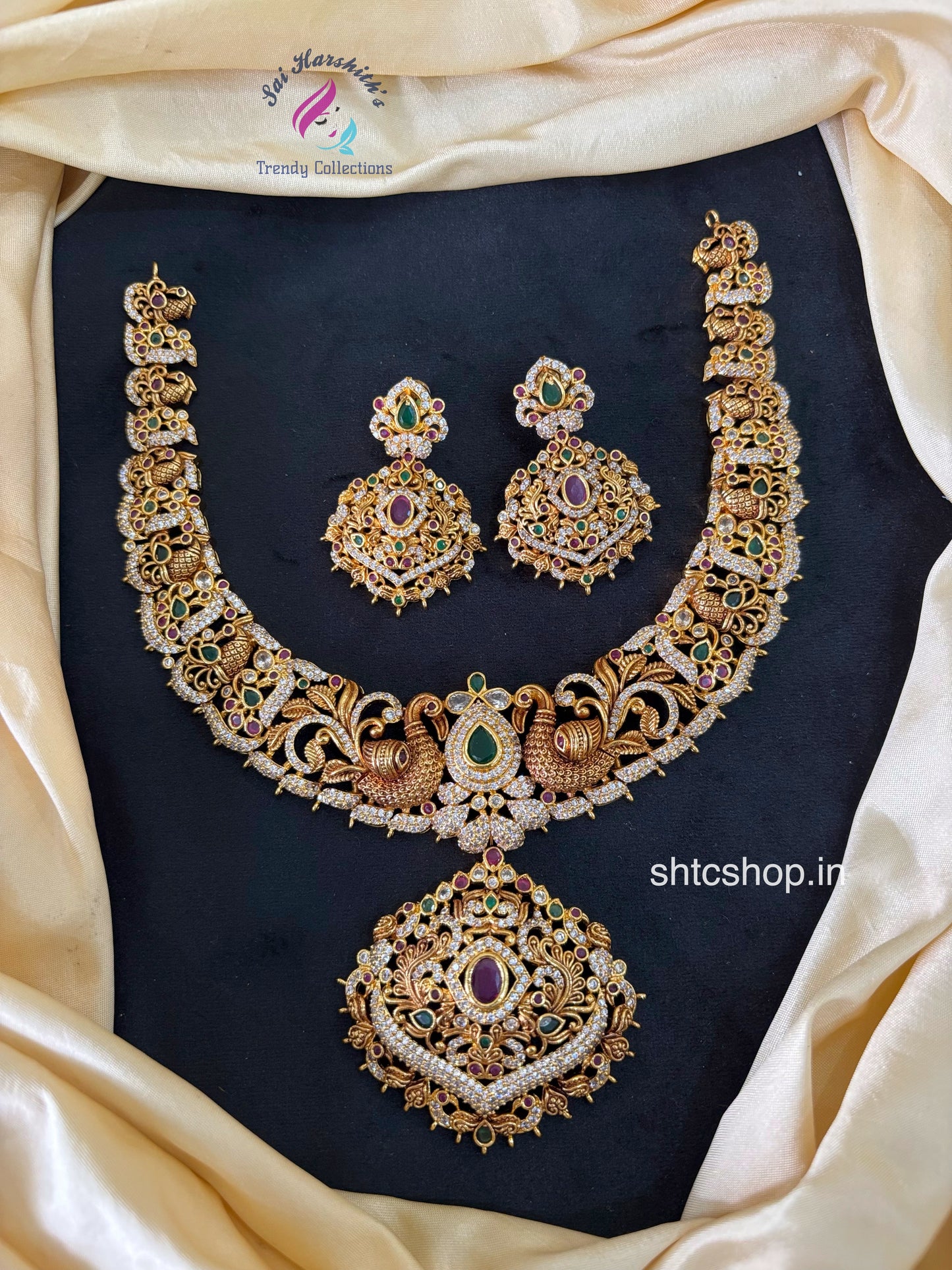 Temple Finish Statement Necklace Set with Earrings - SHTC1657