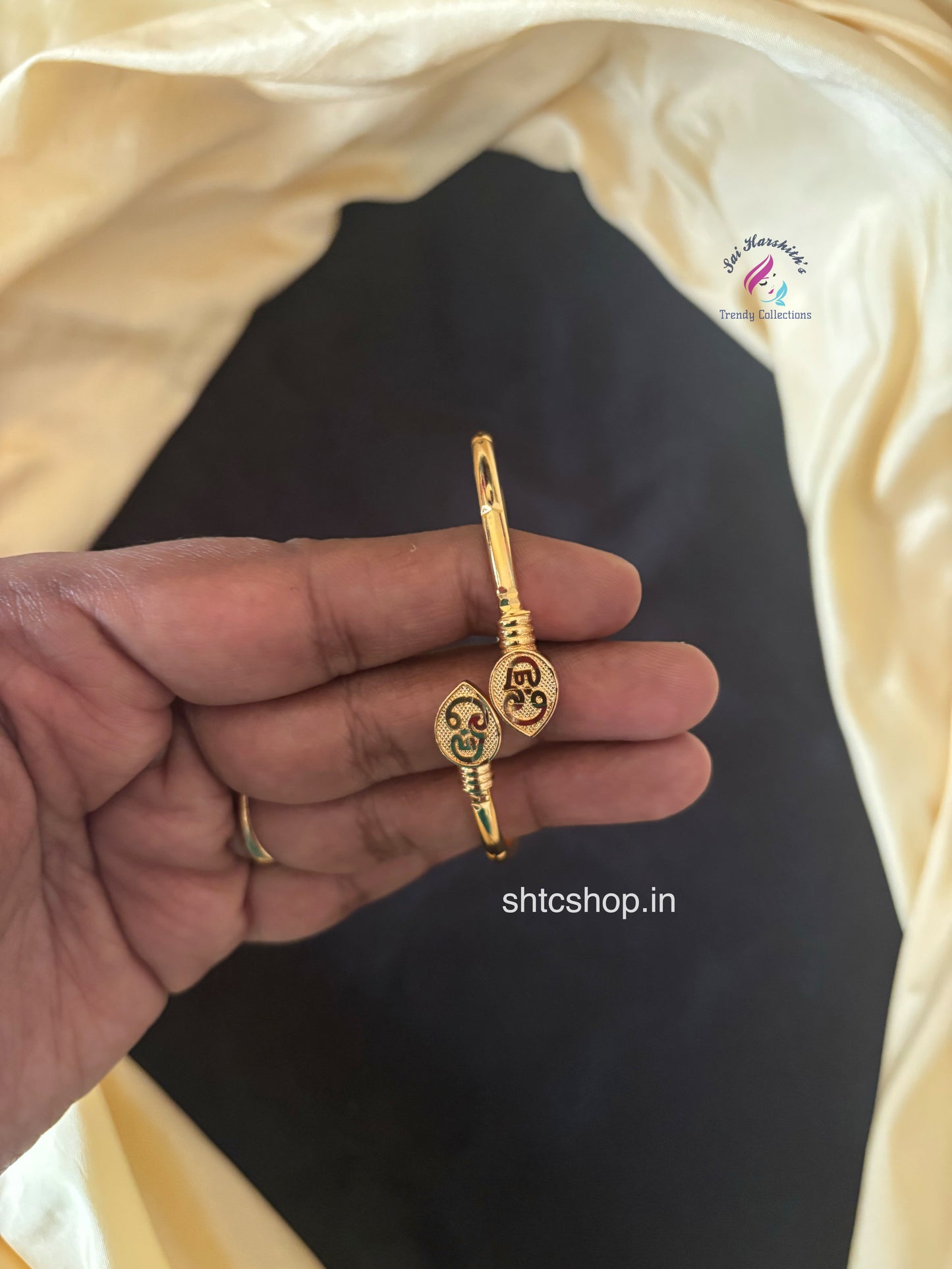 1 Gm Gold Polished Openable Kada Bangles for Women free size- SHTC1684