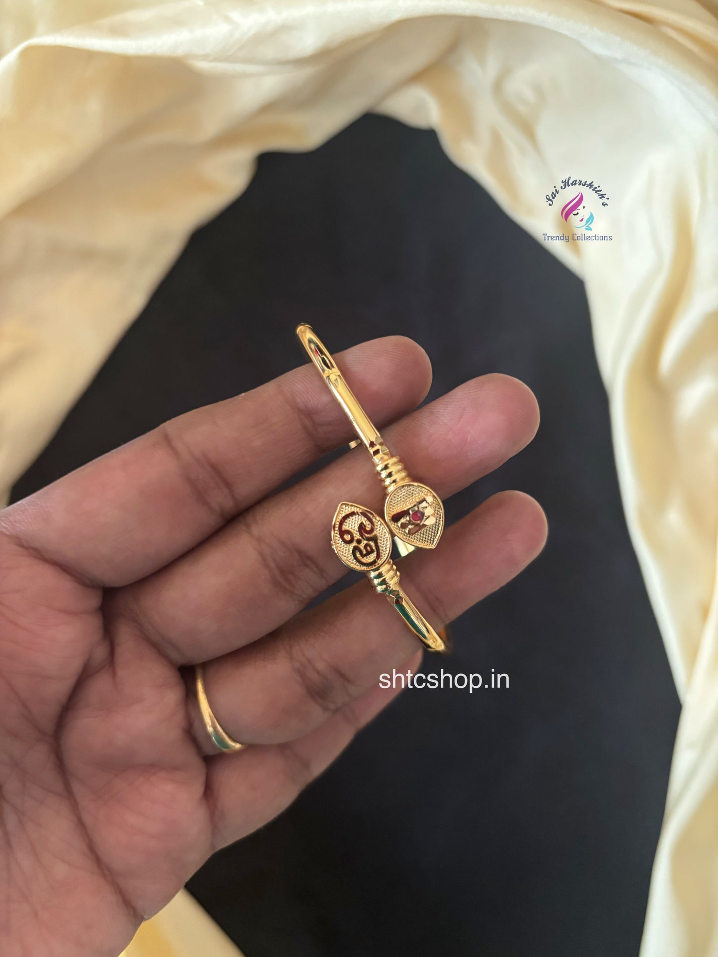 1 Gm Gold Polished Openable Kada Bangles for Women free size - SHTC1685