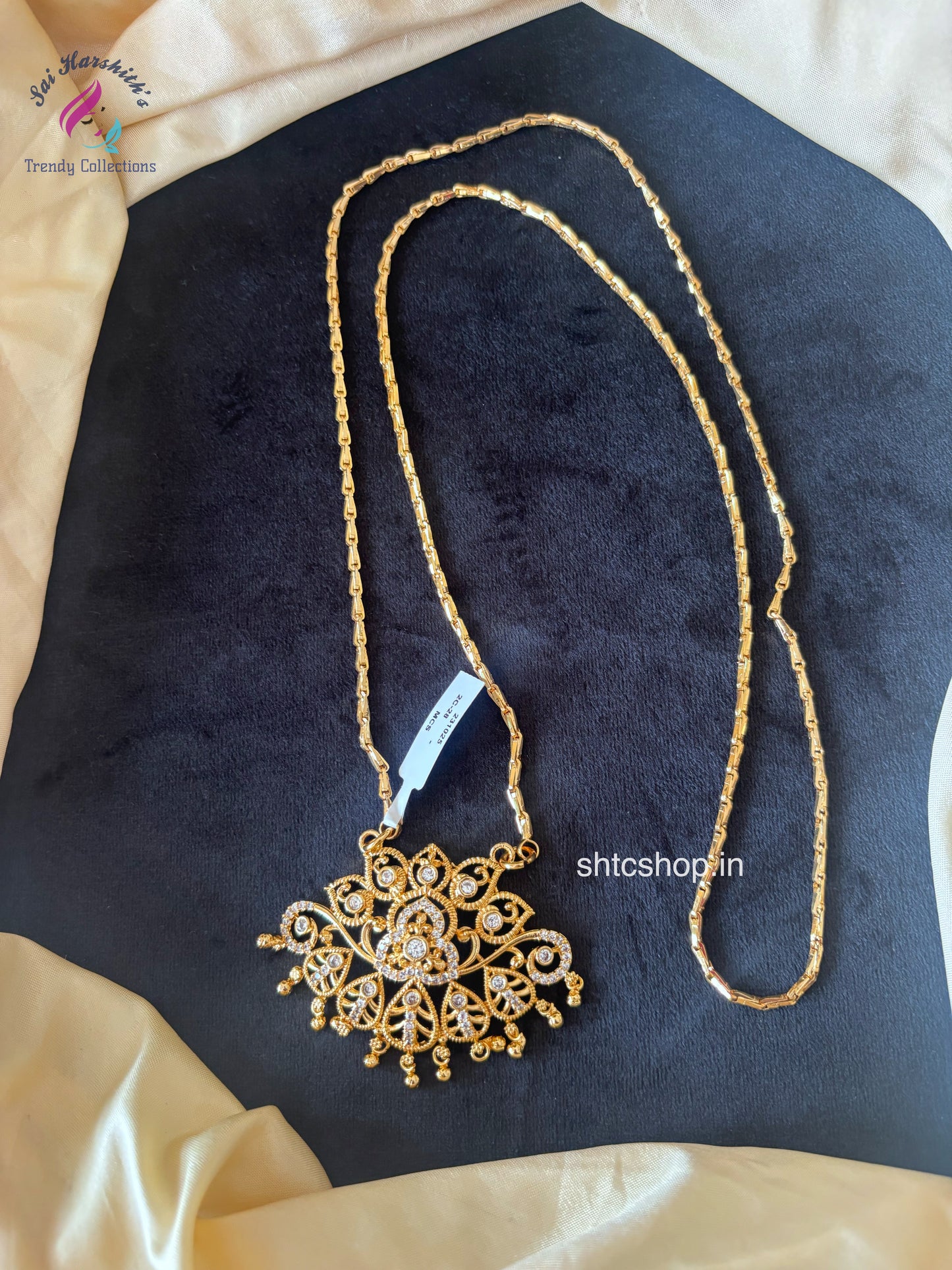 30 inches long 1 gm Gold Polished Dollar / Pendant with Chain - SHTC1723
