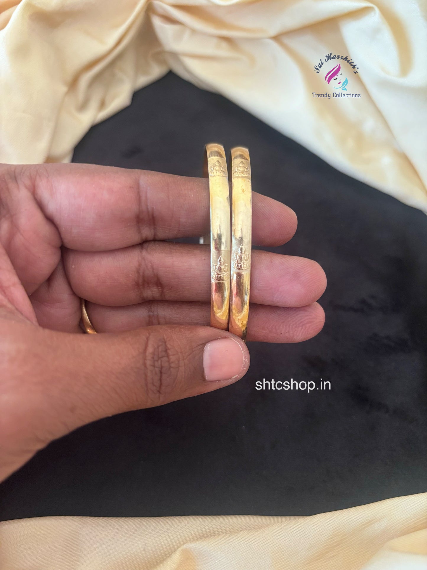 Impon Bangles with Goddess Lakshmi Image (Can be used for daily use) (Goddess lakshmi Standing image)- SHTC1748