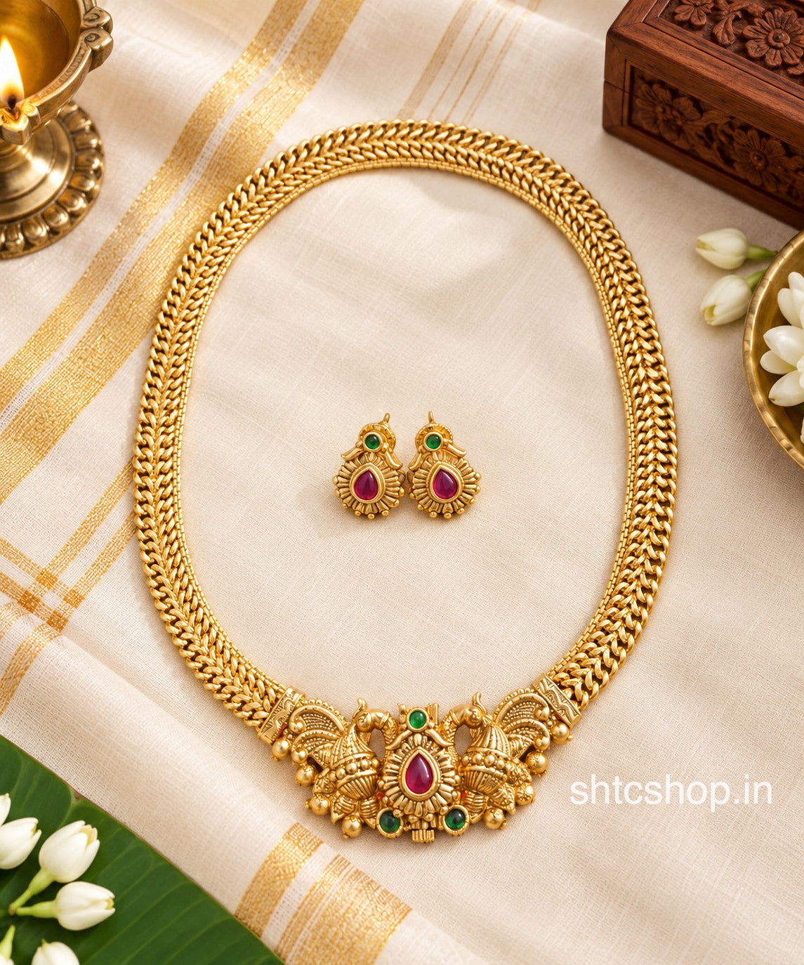 Vintage Look Antique Necklace Set with Kempu Stones - SHTC1916