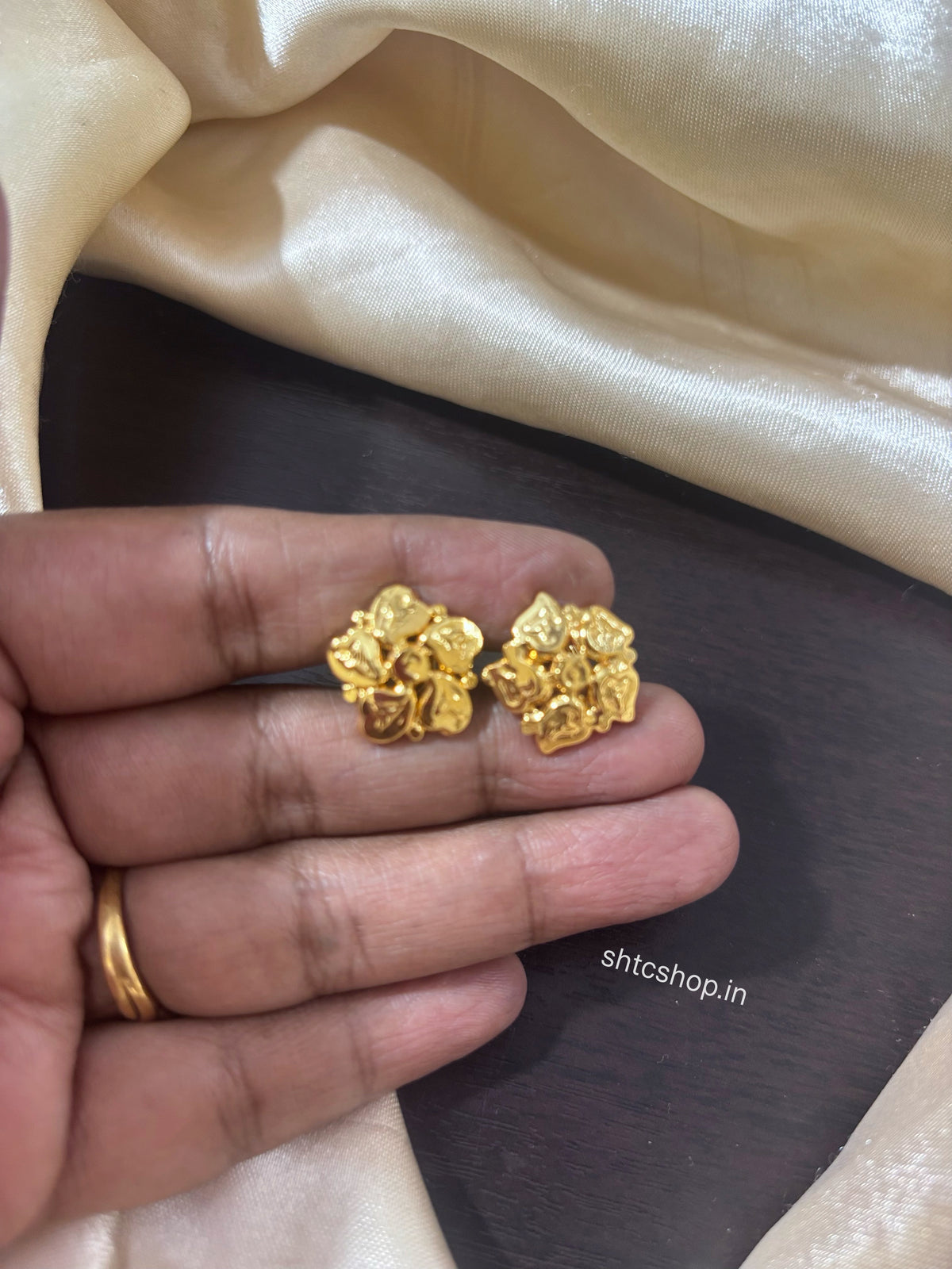 1GM Gold Polished Floral Stud Earrings | Traditional Flower Design - Back Screw - SHTC1955